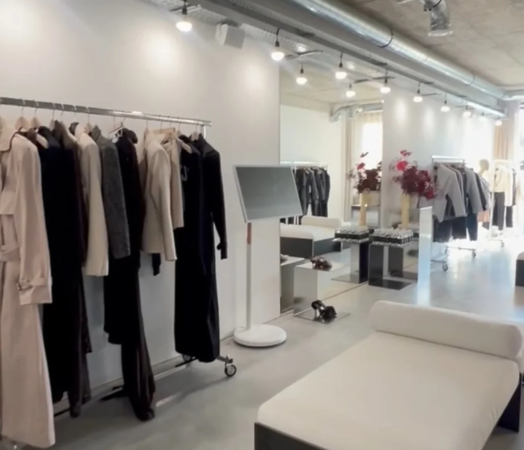 adstand_video_1