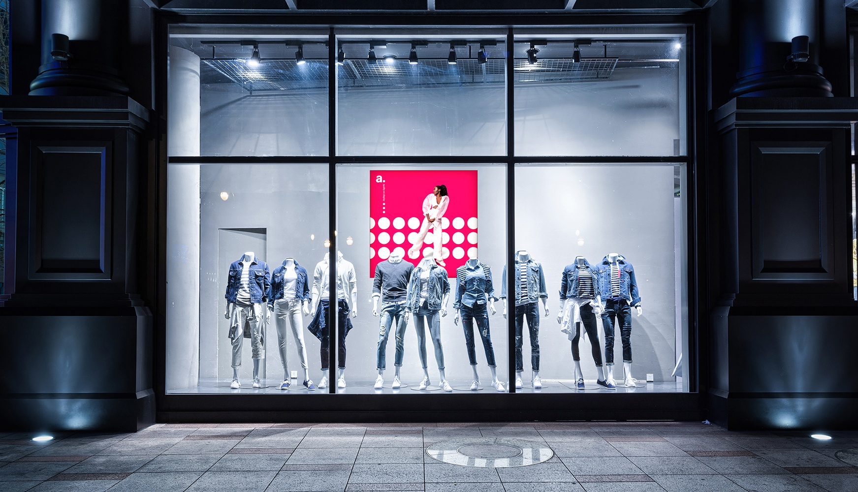 nowyux zdjecia retail