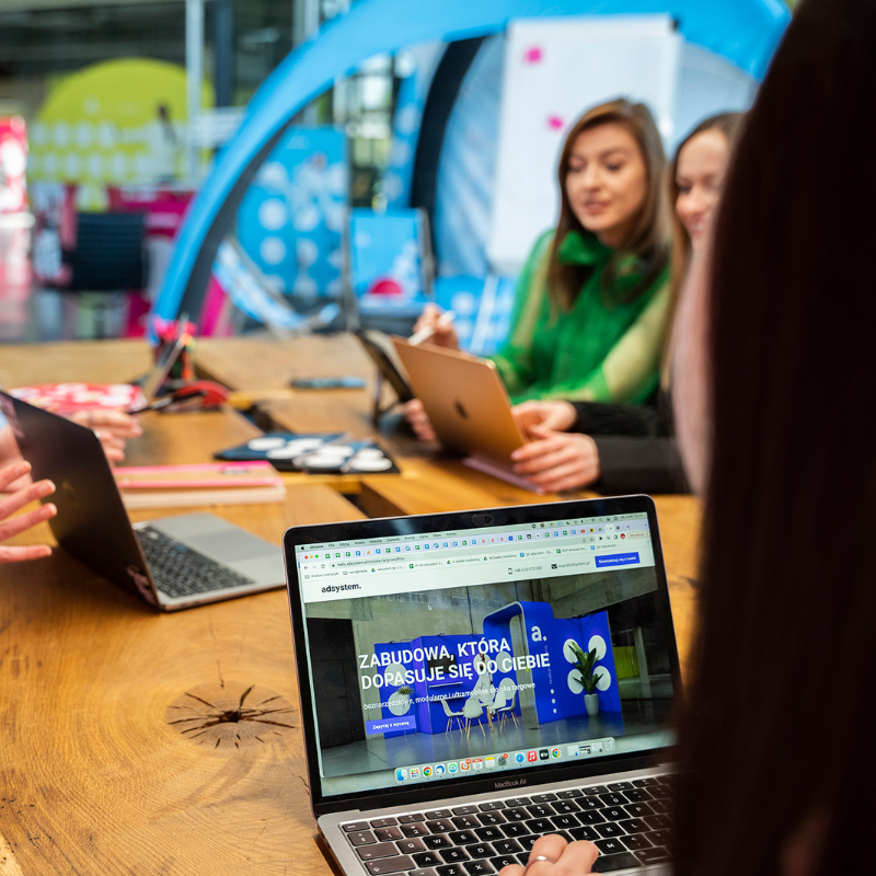 file-meta-description.showroom