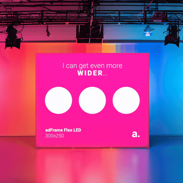 Animacja kasetonu adFrame Flex LED, pokazująca możliwości rozbudowy konstrukcji o kolejne moduły. Produkt posiada trzy rozmiary wydruków w różnych kolorach