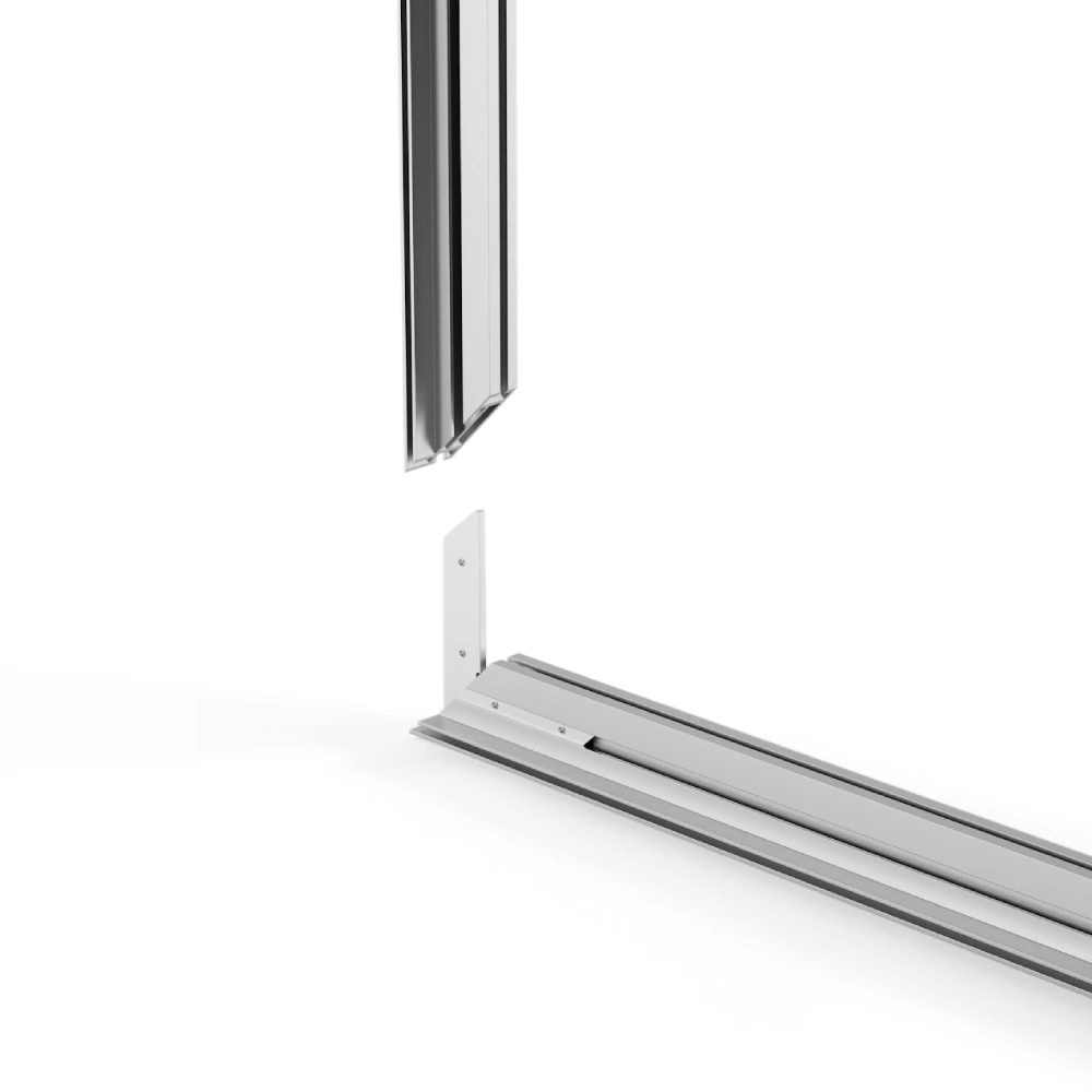 Aluminiowa konstrukcja ramy tekstylnej w trakcie montażu.