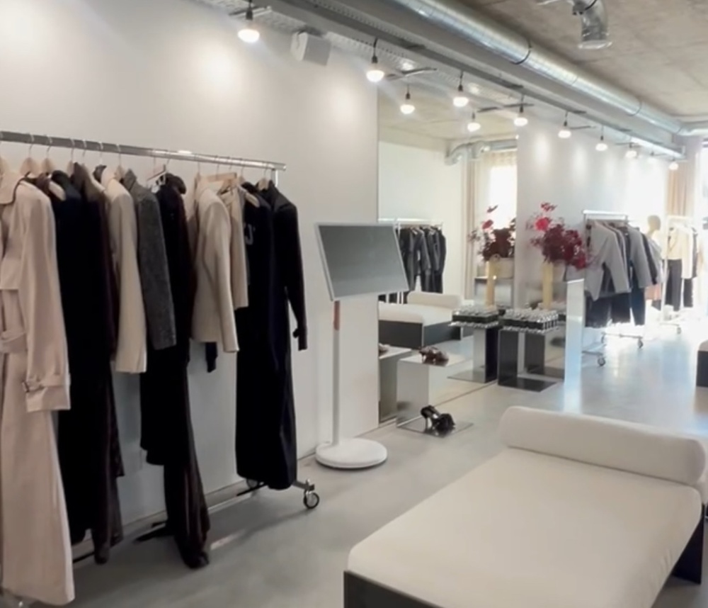 adstand_video_1
