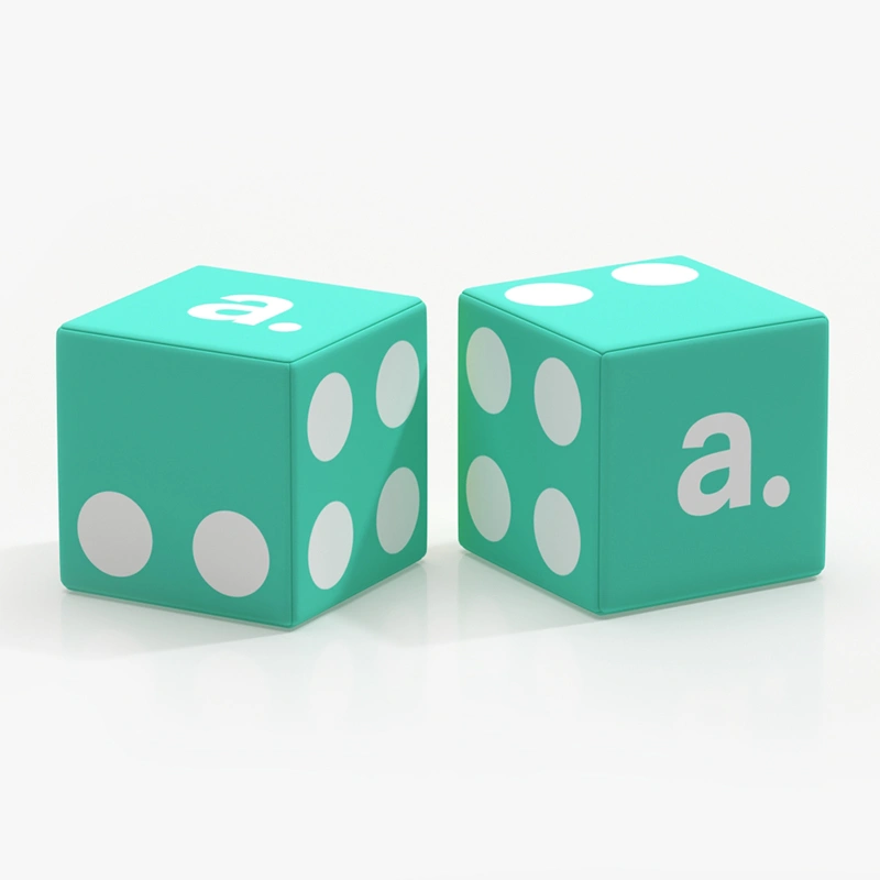 Dwie piankowe kostki, pufy reklamowe w kolorze mietowym z nadrukiem kropek i logo.