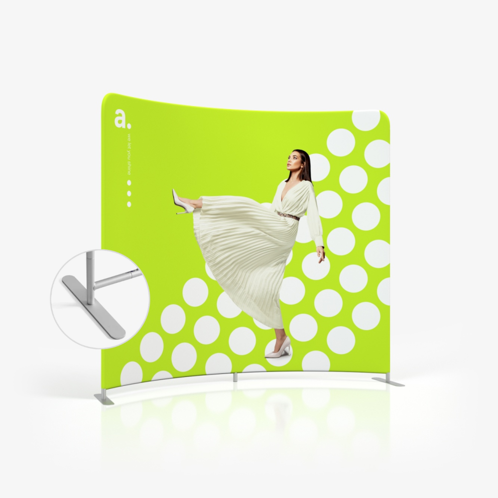 Photocall textil curvo Vario Light con estructura tubular de aluminio y gráfica personalizada sobre fondo verde con puntos blancos.