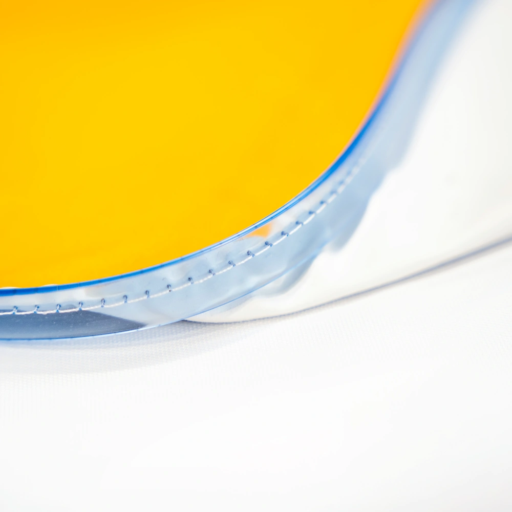 Żółty wydruk tekstylny obszyty silikonową gumką.