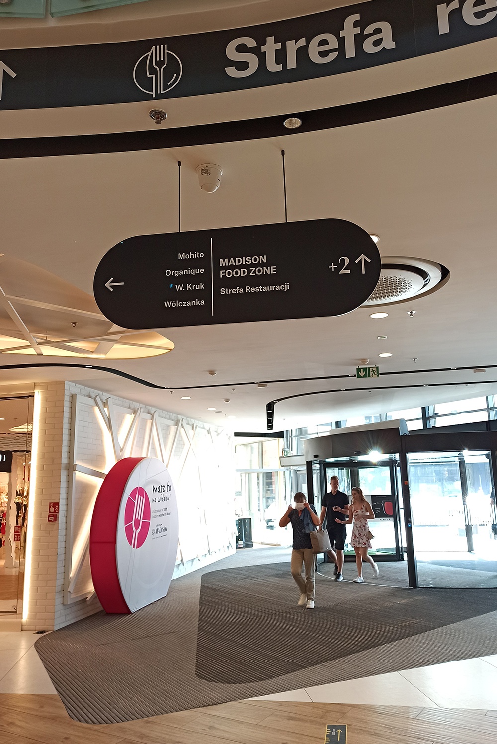 nowyux zdjecia retail