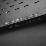 AdVideo Touch Kiosk zbliżenie na pasek z opcjami podpiecia